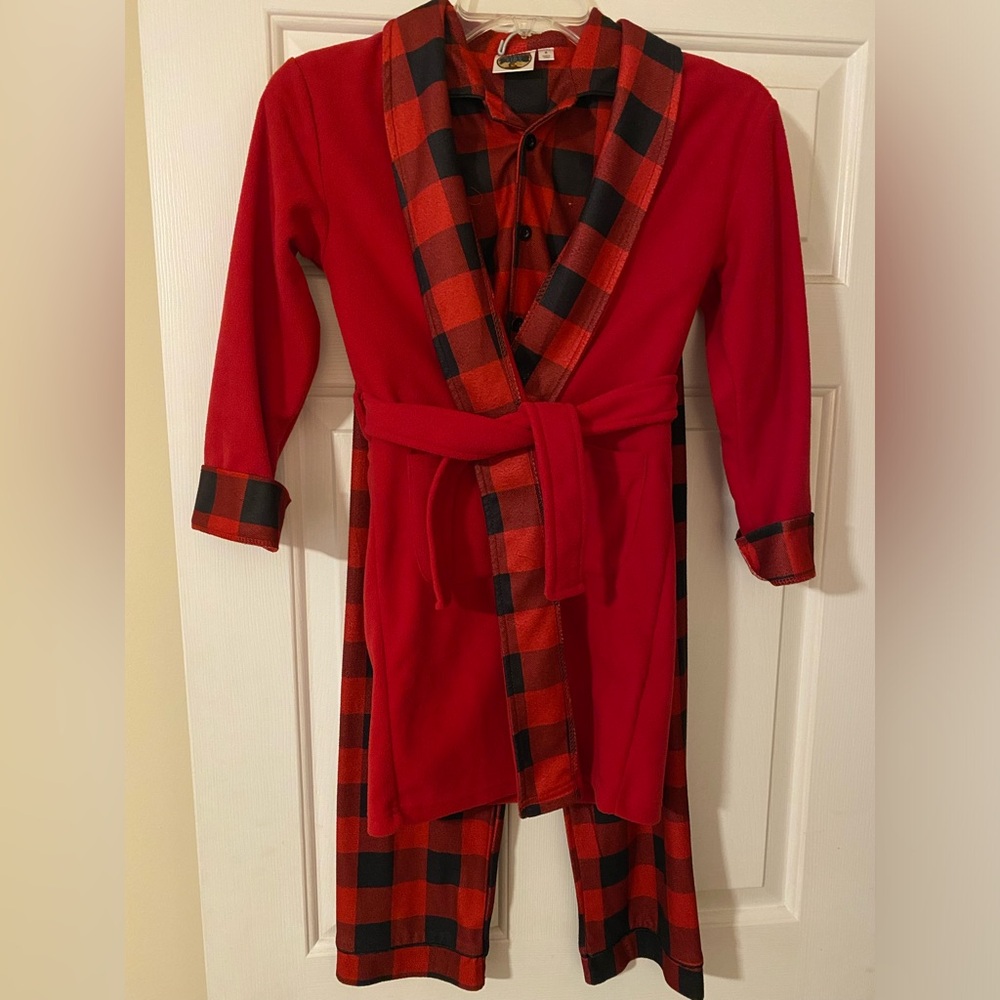 Kids Bass Pro Shop Winter Pjs size 6